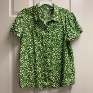 🌸 Liz Claiborne Floral Green Button Up